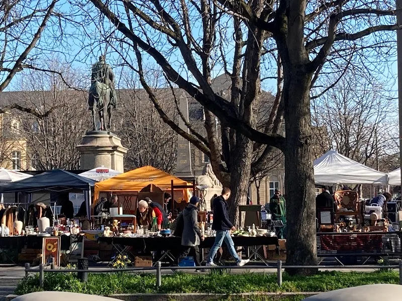 Flohmarkt Karlsplatz